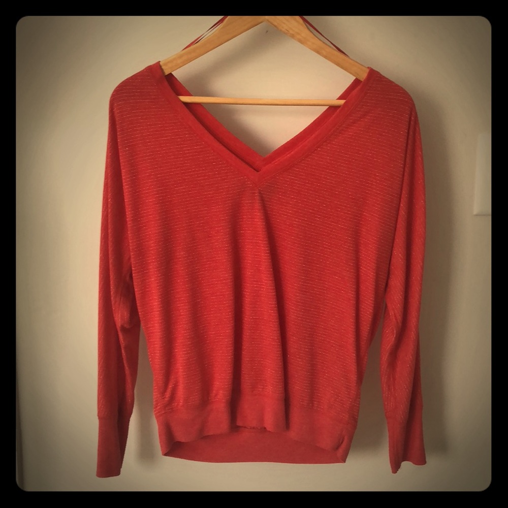 V-neck light knit Sweater